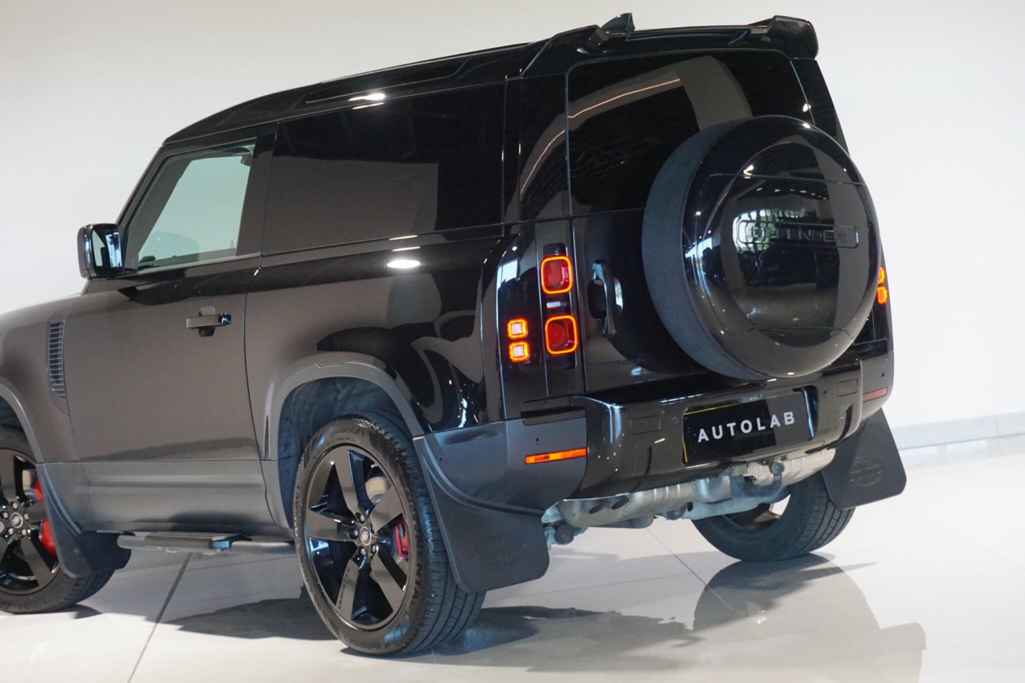 Land Rover Defender 90 3.0 D250 MHEV SE Hard Top SUV 3dr Diesel Auto 4WD SWB Euro 6 (s/s) (250 ps)